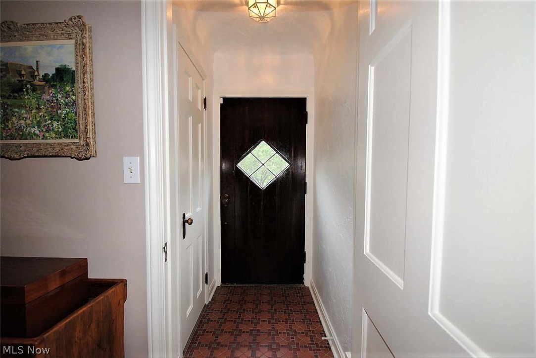 2488 Channing Road Cleveland, OH 44118 - Photo 3 of 28 Gallery Image 3