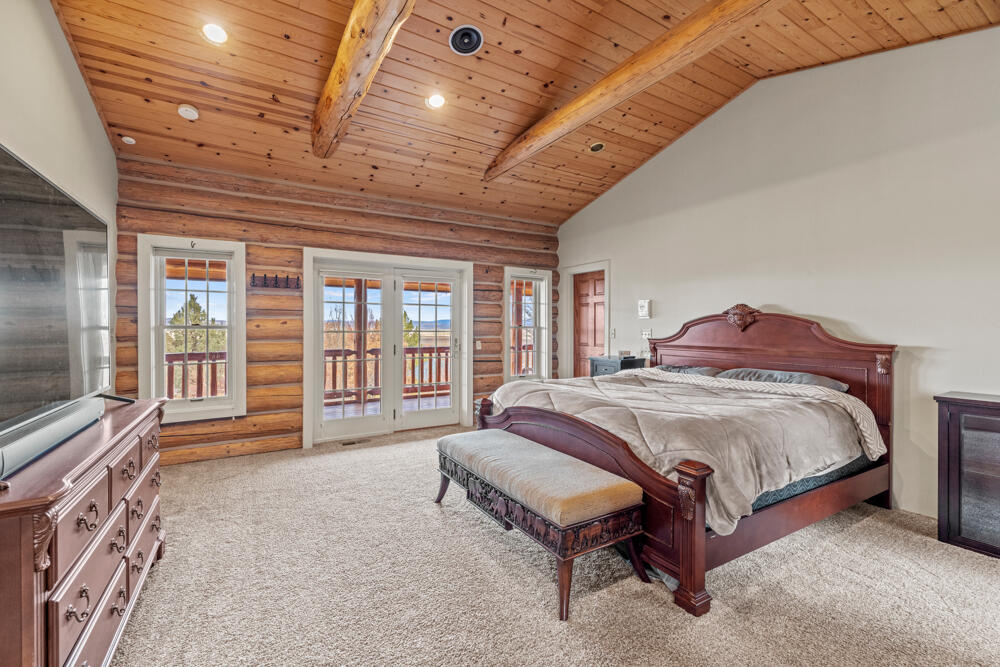 24624 Schaupp Road Klamath Falls, OR 97603 - Photo 40 of 62 24624SchauppRd.-Interiors-20