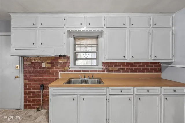 $1,000 | 2754 Lakehurst Avenue, Shreveport, LA 71108