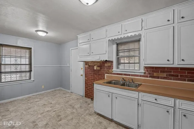 $1,000 | 2754 Lakehurst Avenue, Shreveport, LA 71108