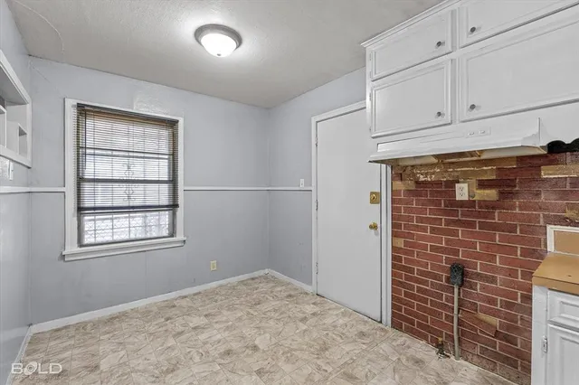 $1,000 | 2754 Lakehurst Avenue, Shreveport, LA 71108