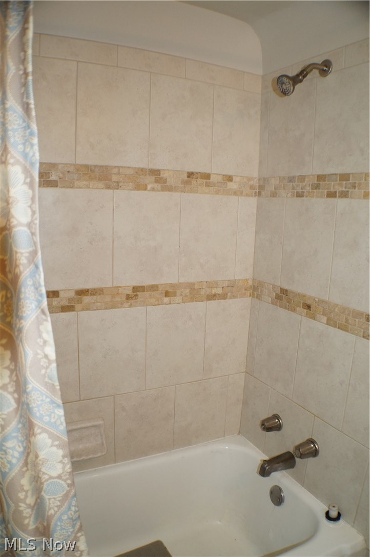 1391 Churchill Road Lyndhurst, OH 44124 - Photo 12 of 18