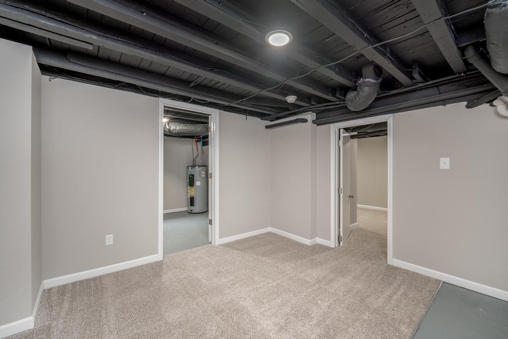 534 North Tracy Street Wichita, KS 67212 - Photo 21 of 36