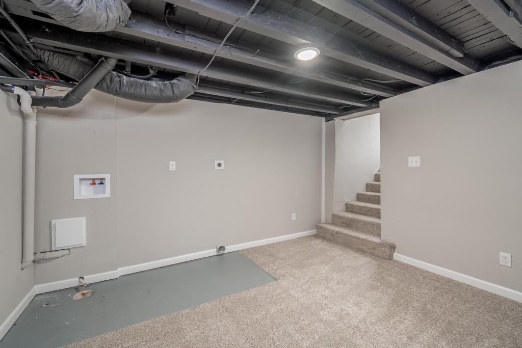 534 North Tracy Street Wichita, KS 67212 - Photo 22 of 36