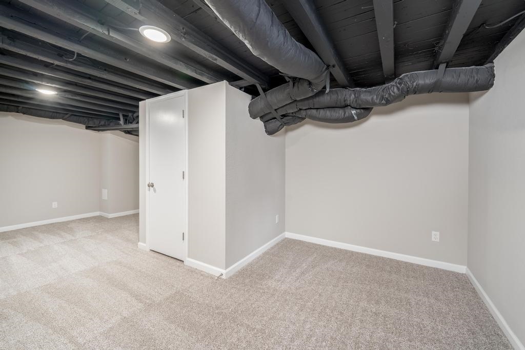 534 North Tracy Street Wichita, KS 67212 - Photo 24 of 36