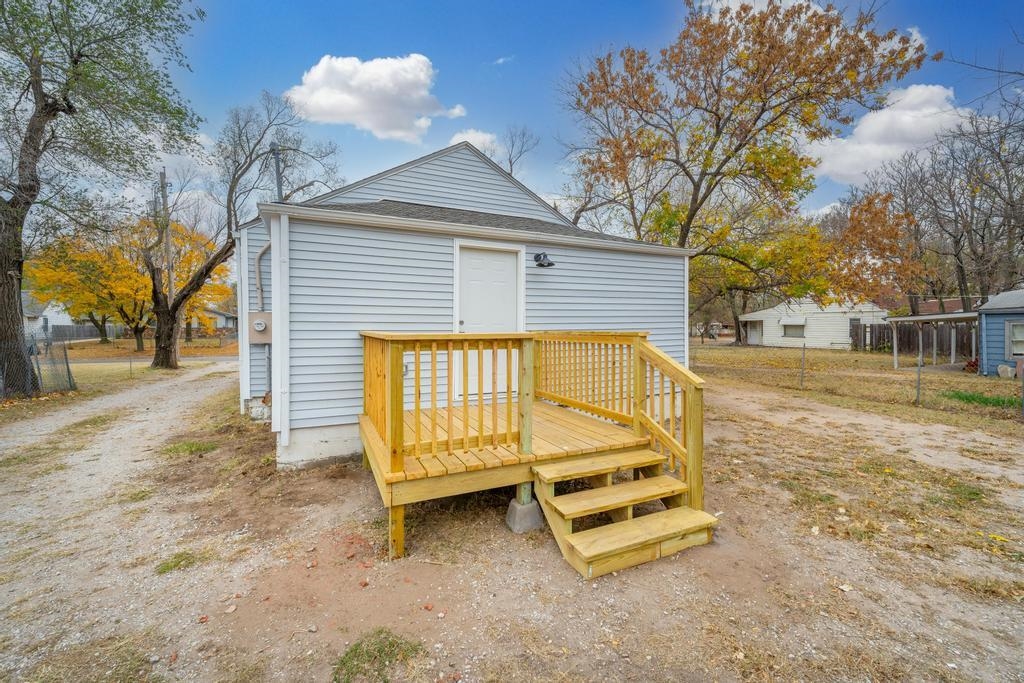 534 North Tracy Street Wichita, KS 67212 - Photo 27 of 36