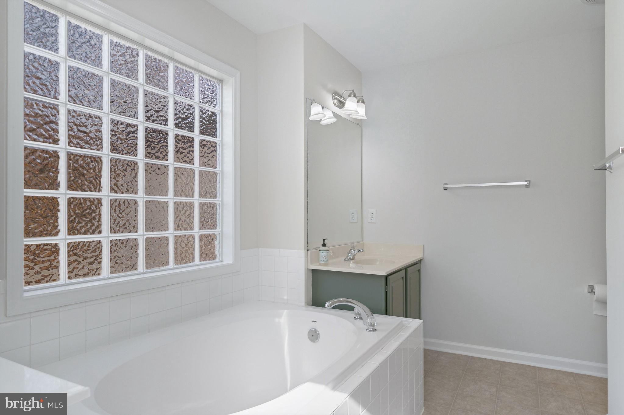 1923 Hensley Road Mineral, VA 23117 - Photo 17 of 62 a view of a bathtub in a bathroom