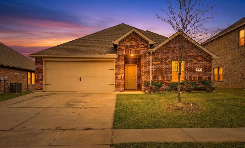 605 Spur Ridge Princeton, TX 75407 - Photo 1 of 1 a front view of a house with a yard