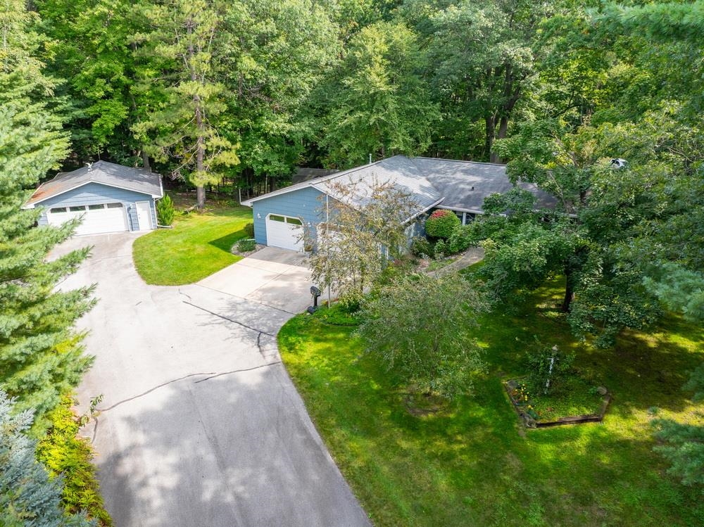 872 Winding Trail Oneida, WI 54155 - Photo 2 of 61