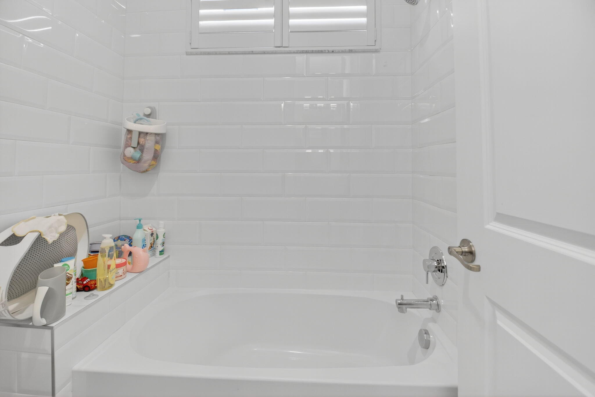 9331 Grand Prix Lane Boynton Beach, FL 33472 - Photo 39 of 96 a bathroom with a bathtub