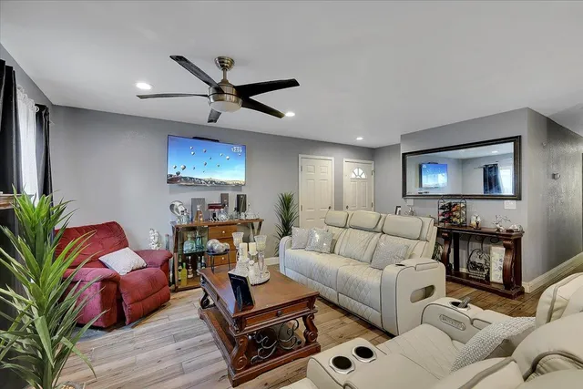 $369,650 | 5270 Aspen Way, Olivehurst, CA 95961