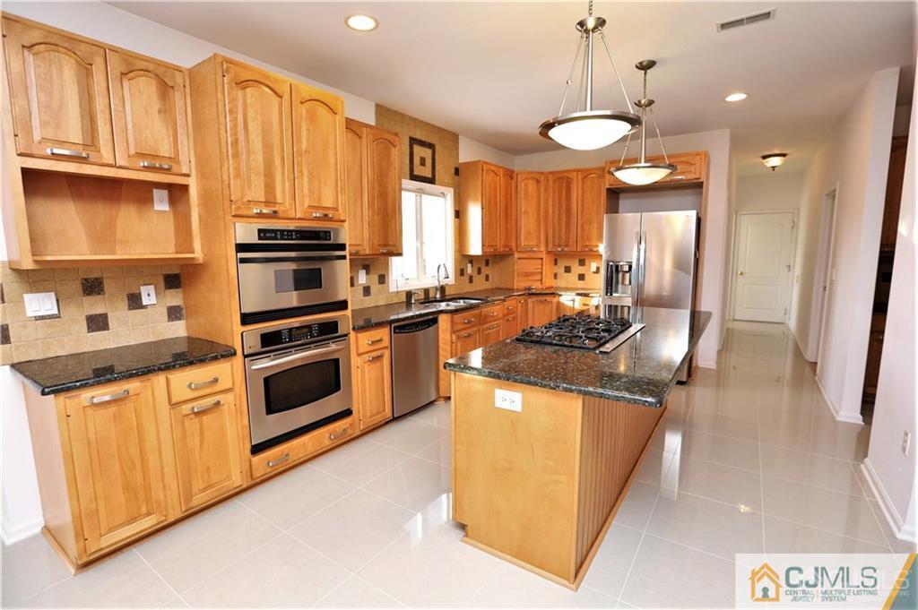 326 Culver Road Monmouth Junction, NJ 08852 - Photo 6 of 25 Gallery Image 6