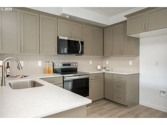 $349,900 | 8353 North Newman Avenue, Portland, OR 97203