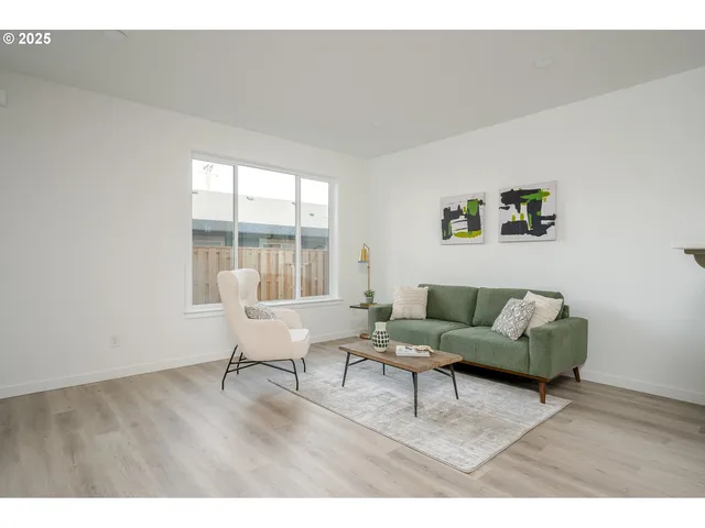 $349,900 | 8353 North Newman Avenue, Portland, OR 97203