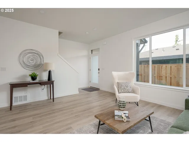 $349,900 | 8353 North Newman Avenue, Portland, OR 97203