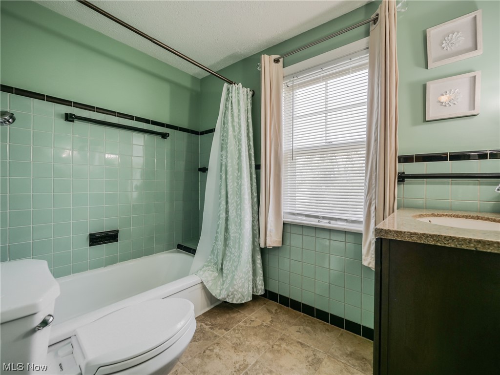 4019 Stilmore Road Cleveland, OH 44121 - Photo 16 of 32 Gallery Image 16
