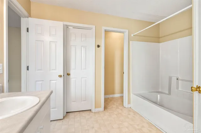 $200,000 | 521 Desert Oak Drive, Pensacola, FL 32514