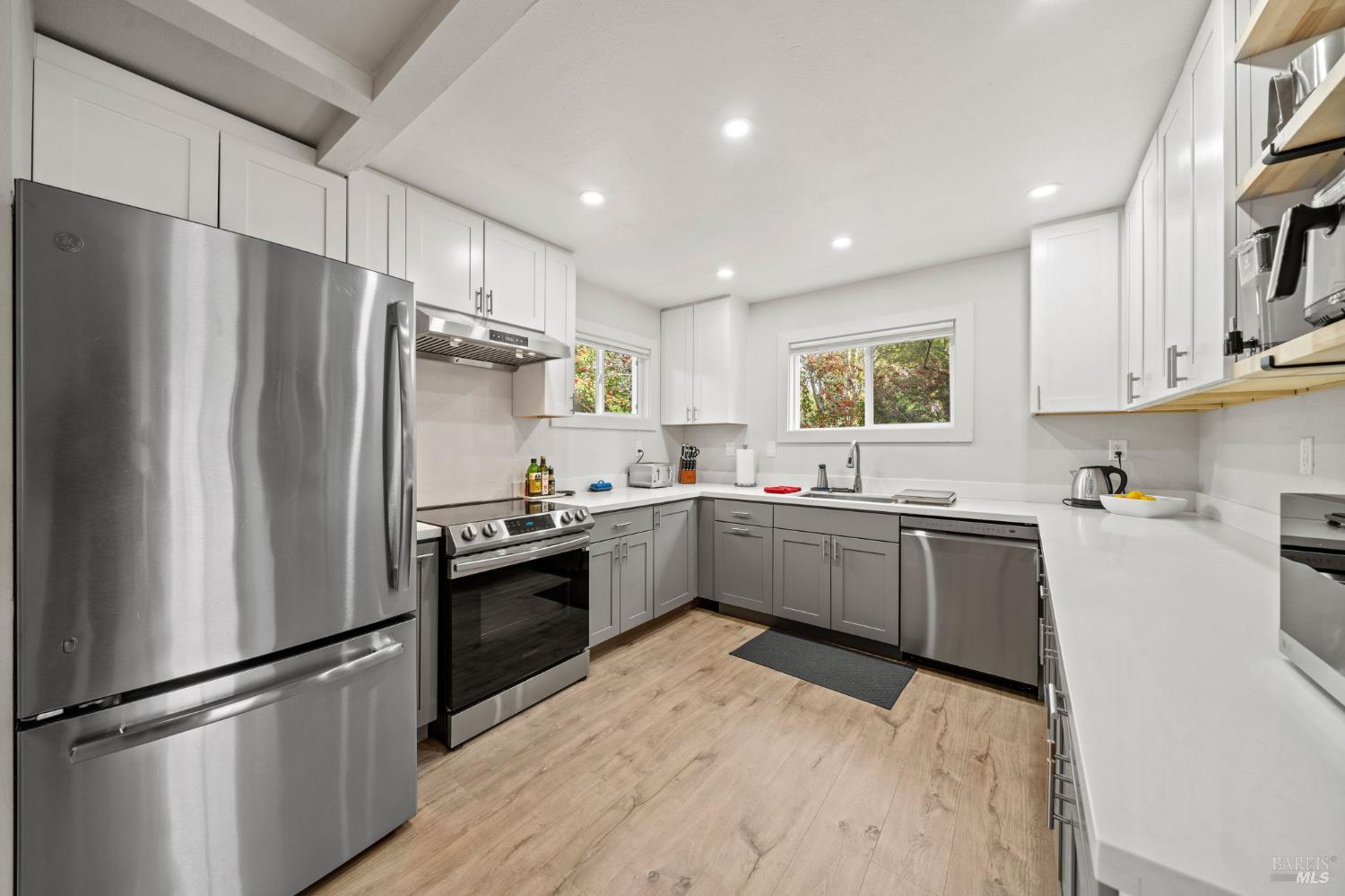 5199 Firestone Place Santa Rosa, CA 95409 - Photo 4 of 28