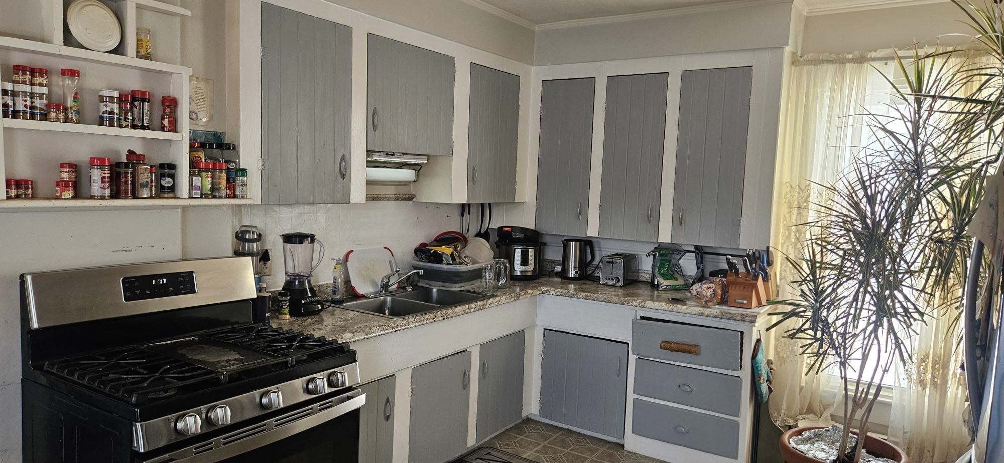 339 Amherst Street Manchester, NH 03104 - Photo 5 of 15