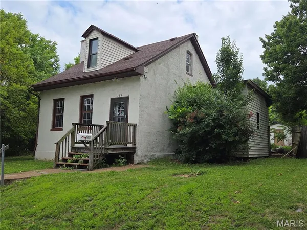 $99,500 | 134 North Douglas Avenue, Belleville, IL 62220