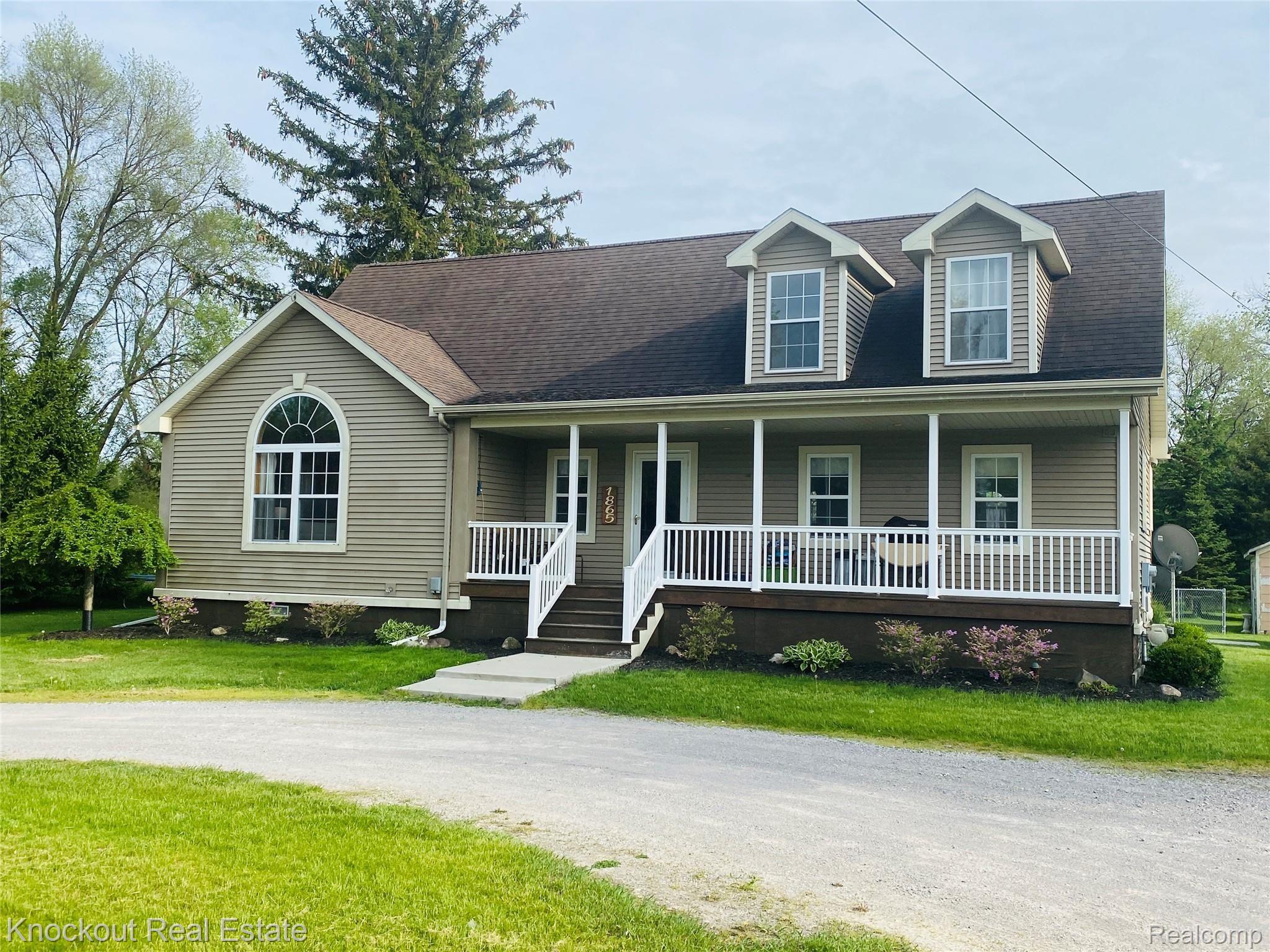 1865 West Freeland Road Saginaw, MI 48604 - Photo 1 of 55 Freeland 1865 Front View.jpg