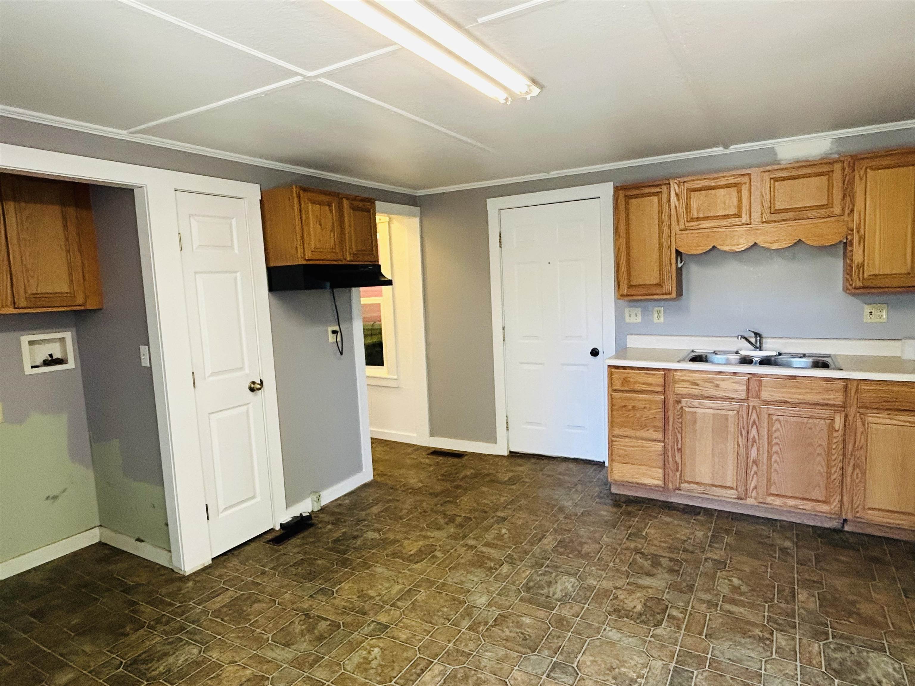 65 Mechanic Street Winchester, NH 03470 - Photo 6 of 19