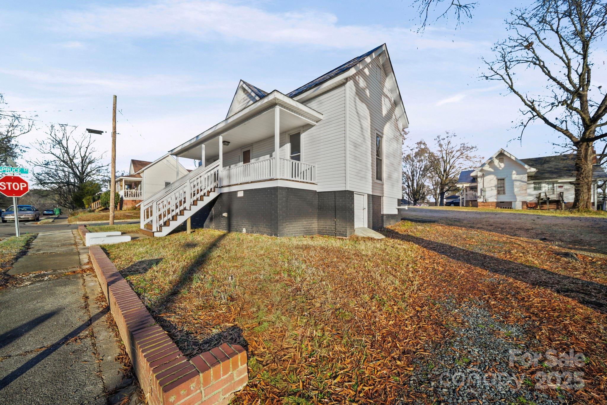 526 Graham Street Albemarle, NC 28001 - Photo 4 of 28