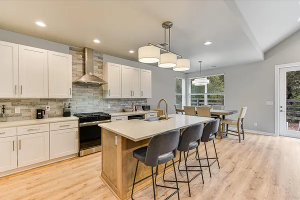 $2,800 | 2308 Kellie Brooke Road, Unit 13, Spicewood, TX 78669