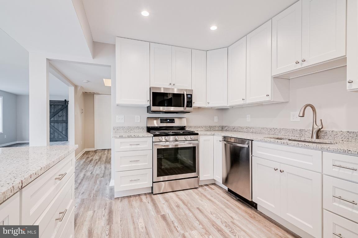 8601 Parliament Drive Springfield, VA 22151 - Photo 4 of 28