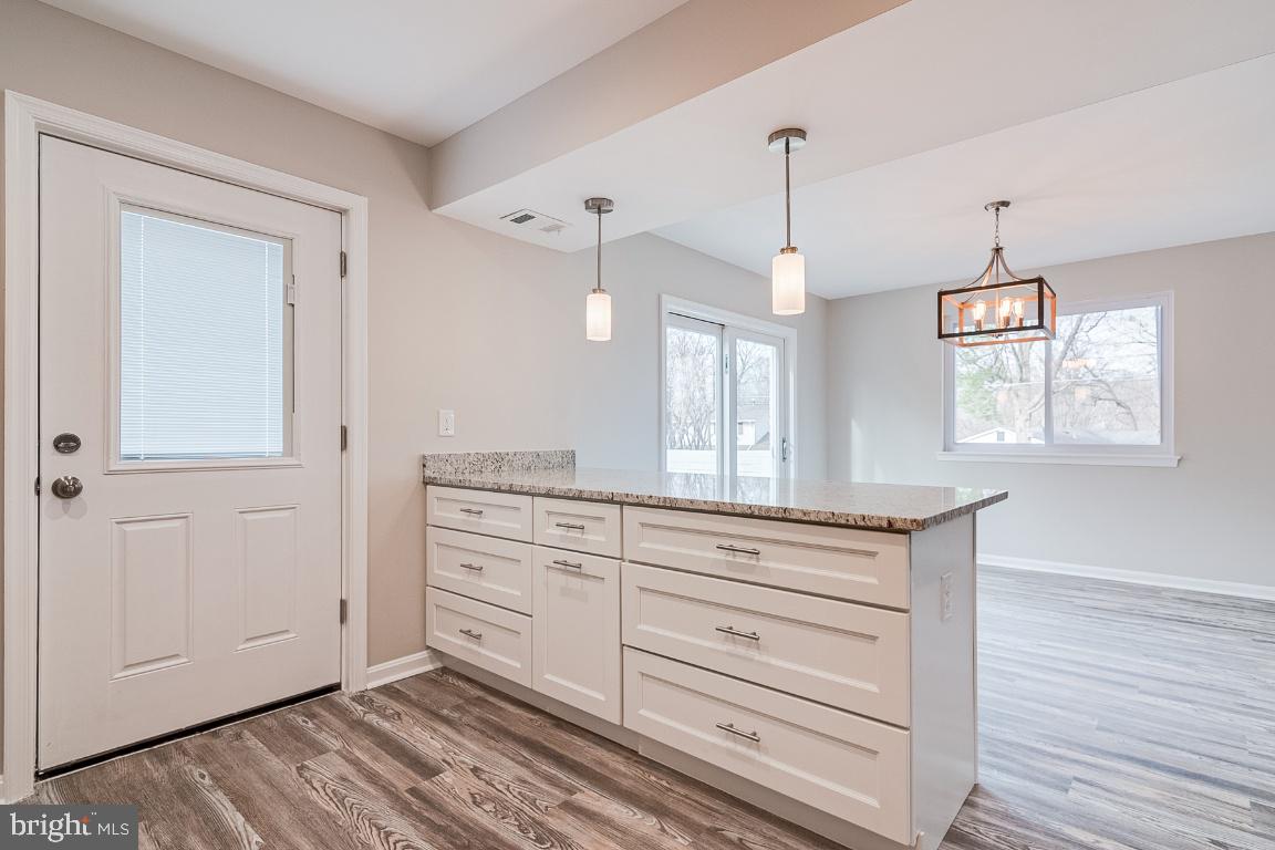 8601 Parliament Drive Springfield, VA 22151 - Photo 5 of 28