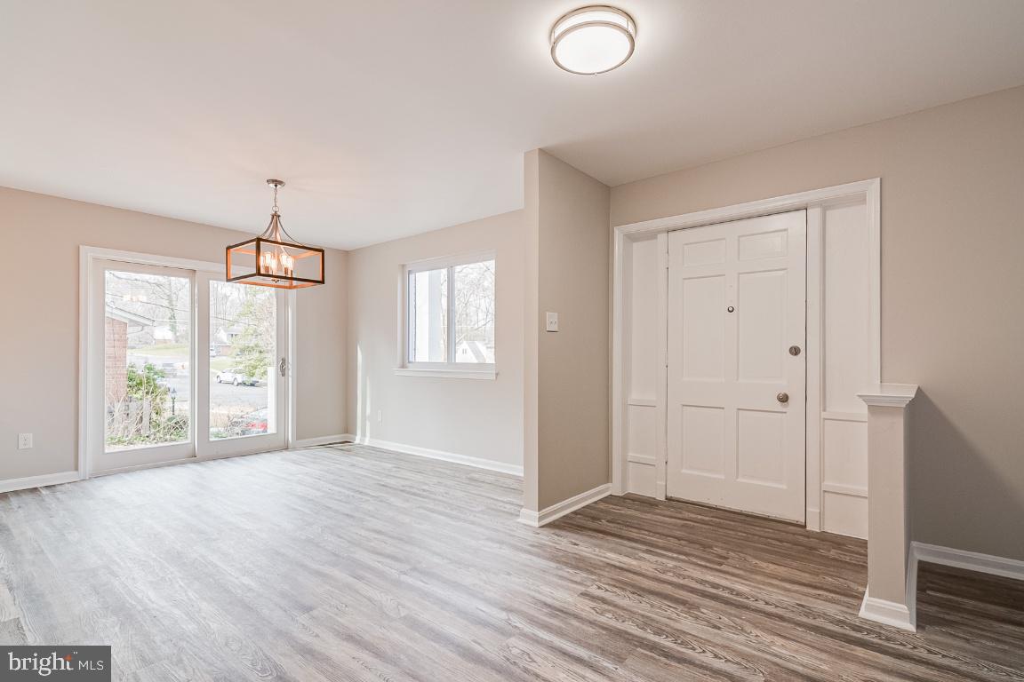 8601 Parliament Drive Springfield, VA 22151 - Photo 7 of 28