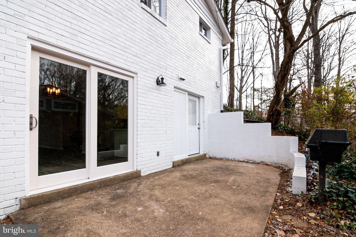 8601 Parliament Drive Springfield, VA 22151 - Photo 9 of 28