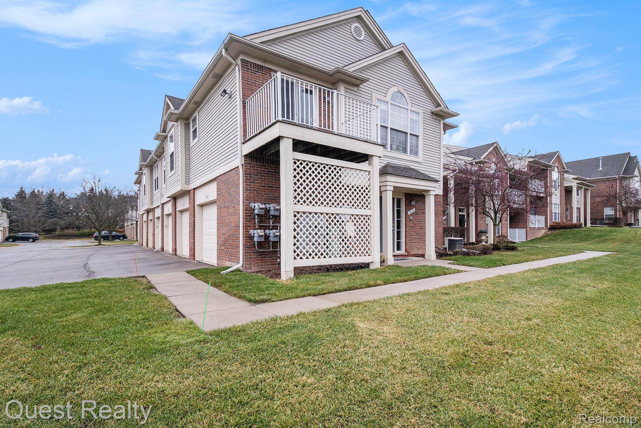 1895 Flagstone Circle Rochester, MI 48307 - Photo 2 of 30 Gallery Image 2