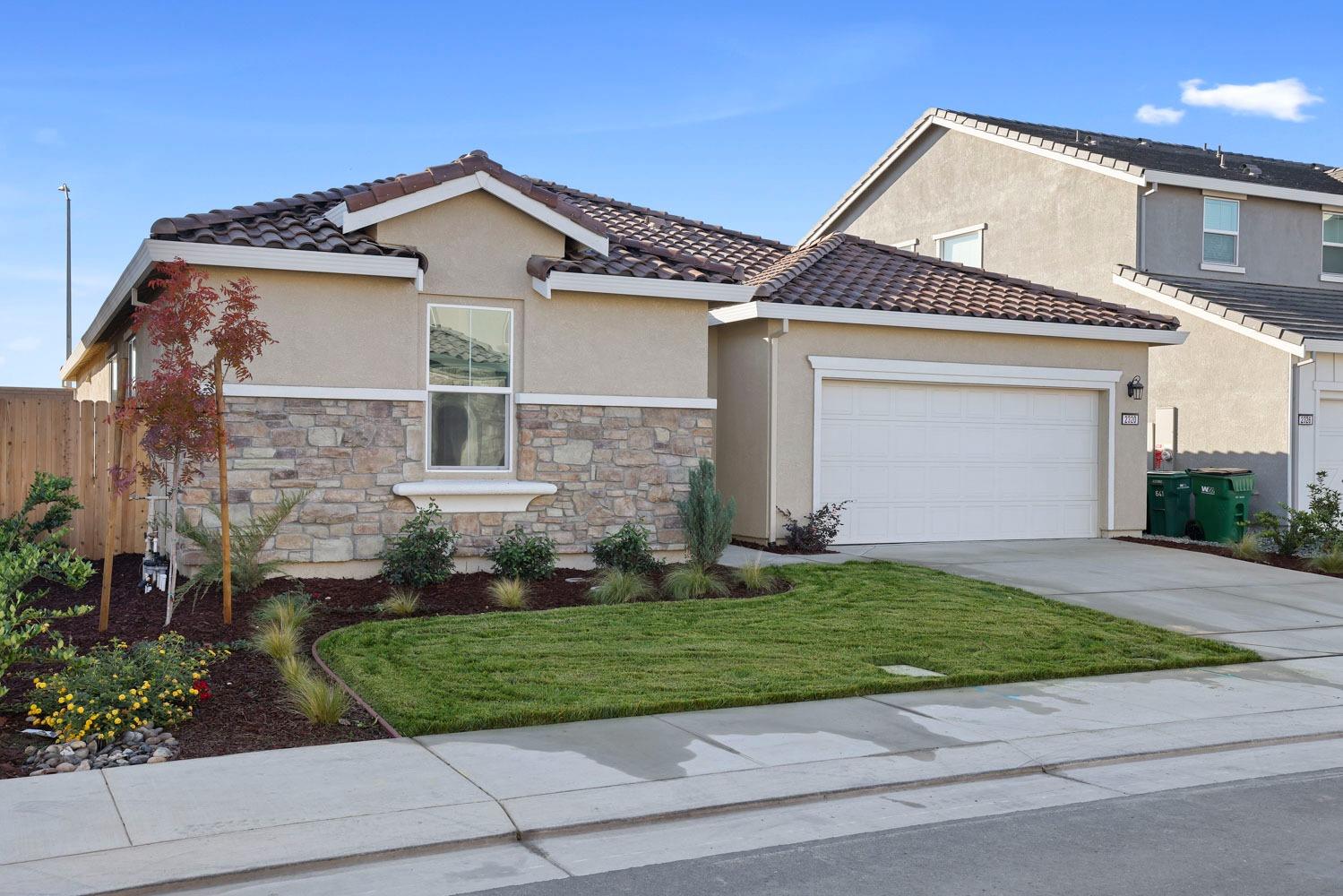 2320 Raphael Way Lodi, CA 95242 - Photo 3 of 58 Gallery Image 3