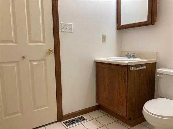 $995 | 102 Park Drive, Unit B, Delmont, PA 15626