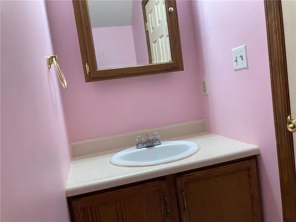 $995 | 102 Park Drive, Unit B, Delmont, PA 15626