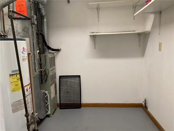 $995 | 102 Park Drive, Unit B, Delmont, PA 15626