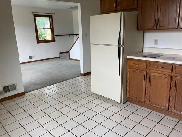 $995 | 102 Park Drive, Unit B, Delmont, PA 15626