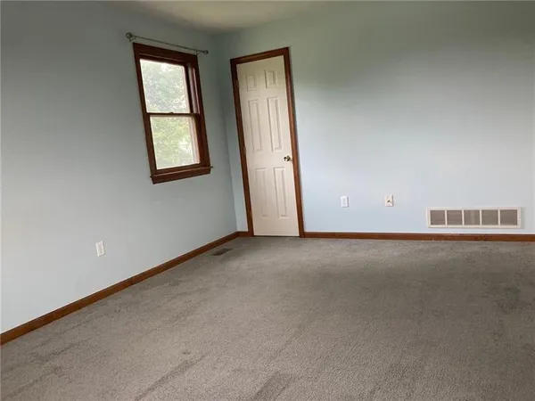 $995 | 102 Park Drive, Unit B, Delmont, PA 15626