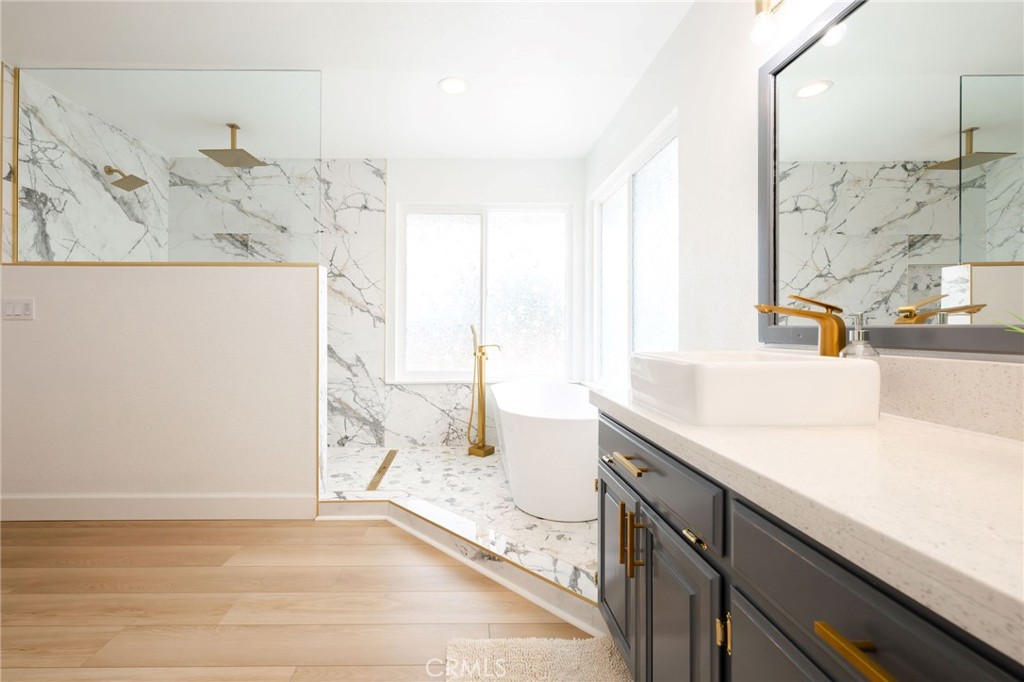 4182 County Road M Orland, CA 95963 - Photo 8 of 54 Primary bath free standing tub