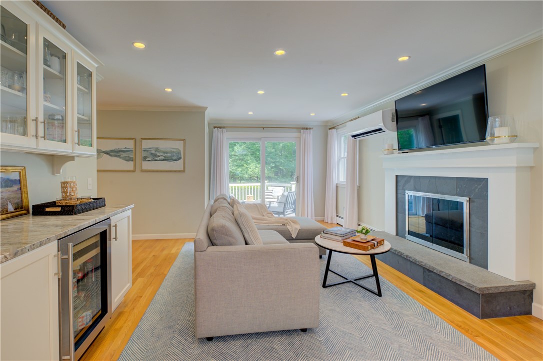 22 Pinetop Road Barrington, RI 02806 - Photo 17 of 40