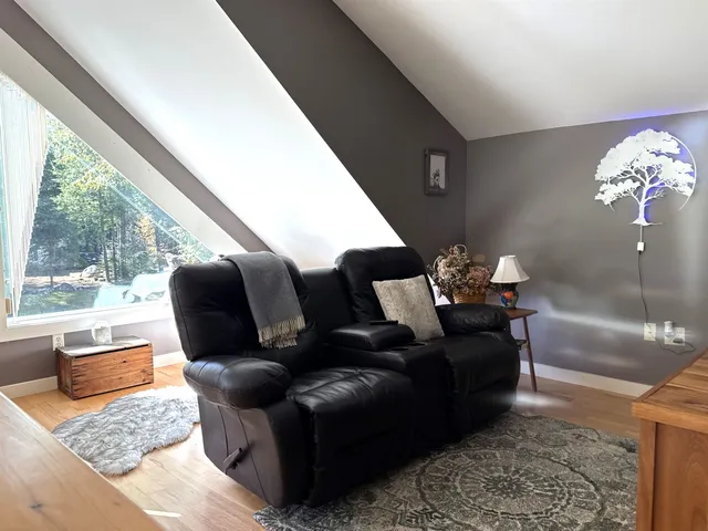 $3,350 | 57 Meetinghouse Road, Keene, NH 03431