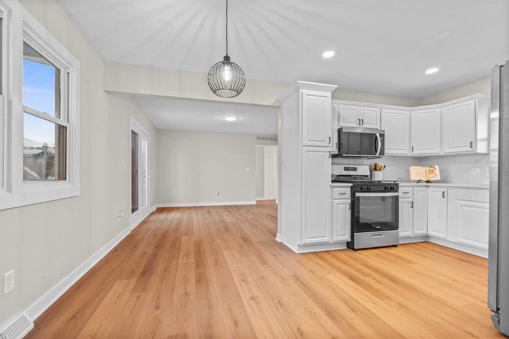 1 North Sycamore Lane North Aurora, IL 60542 - Photo 9 of 27