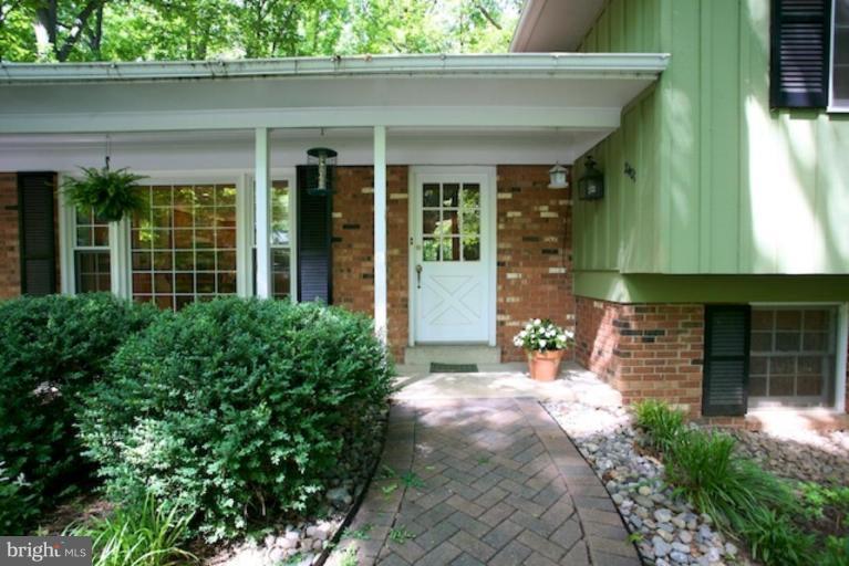 2402 Bugle Lane Reston, VA 20191 - Photo 22 of 30 Exterior #2
