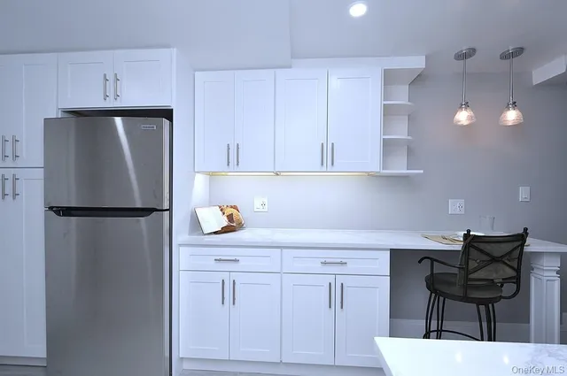 $1,995 | 105 Garth Road, Unit B3, Scarsdale, NY 10583