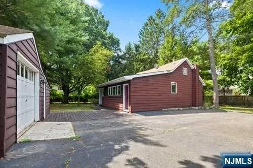 $2,800 | 51 A North Kinderkamack Road, Park Ridge, NJ 07645