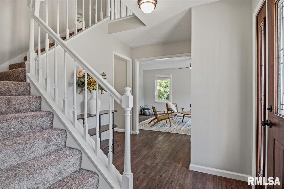 408 Golf Road Springfield, IL 62704 - Photo 6 of 60