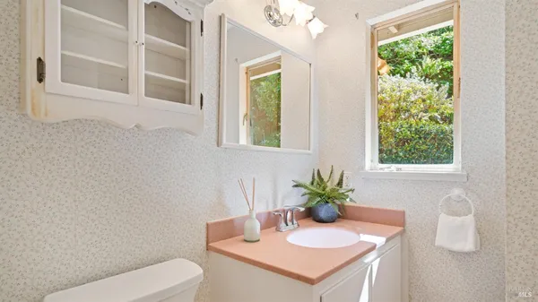 $1,495,000 | 5 Viox Way, San Rafael, CA 94901