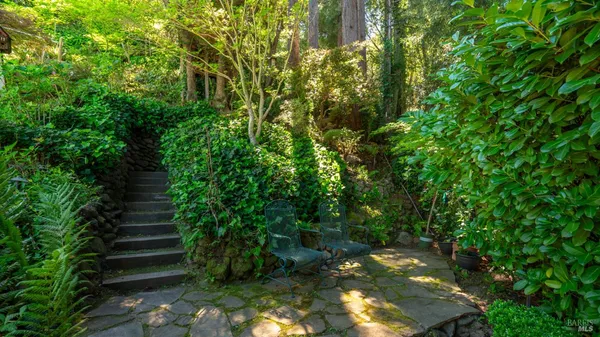 $1,495,000 | 5 Viox Way, San Rafael, CA 94901