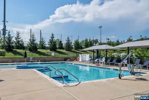 $1,285,000 | 3 Cinnamon Drive, Upper Saddle River, NJ 07458